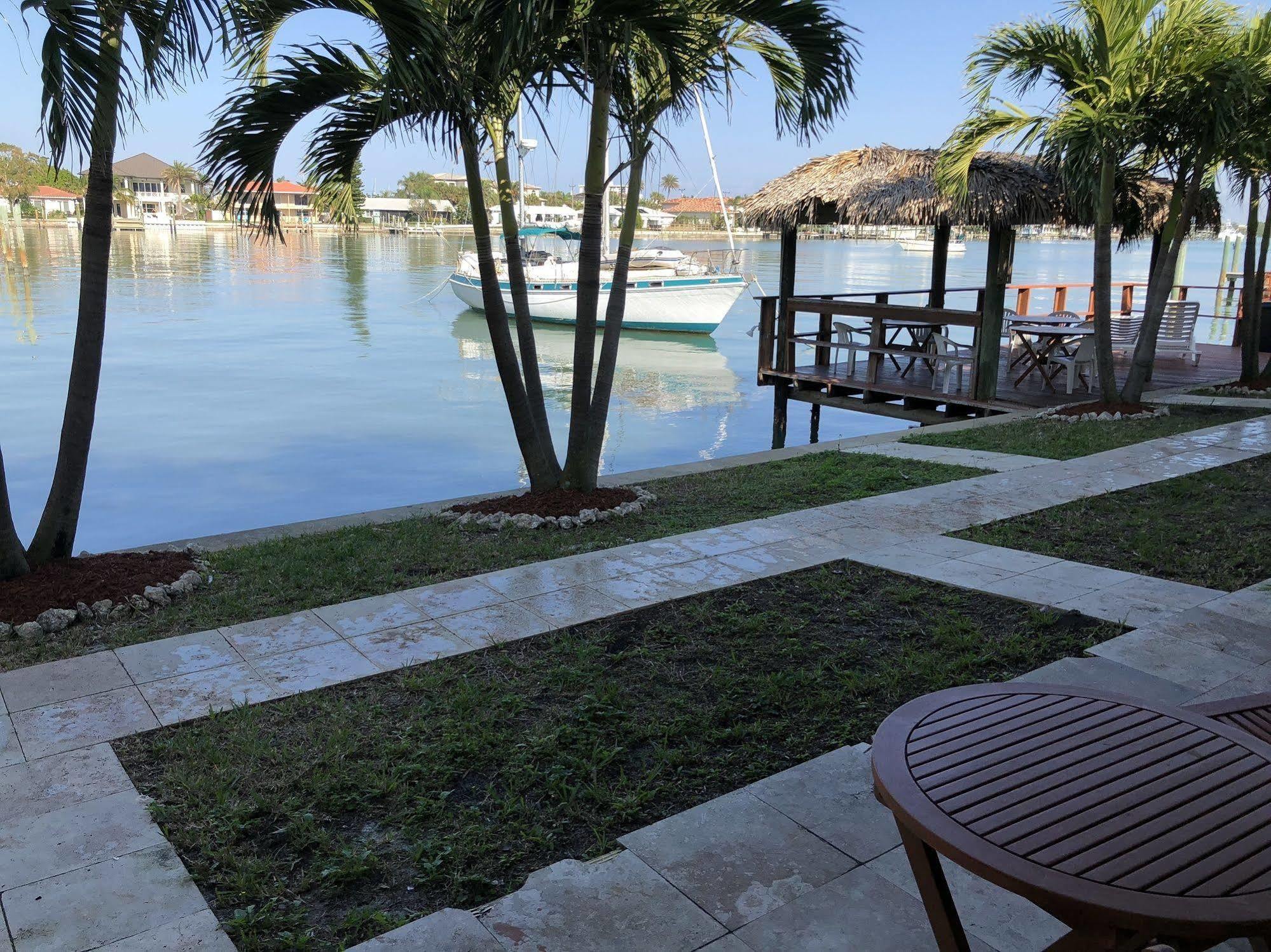 The Costal Hotel เคลียร์วอเตอร์ ภายนอก รูปภาพ